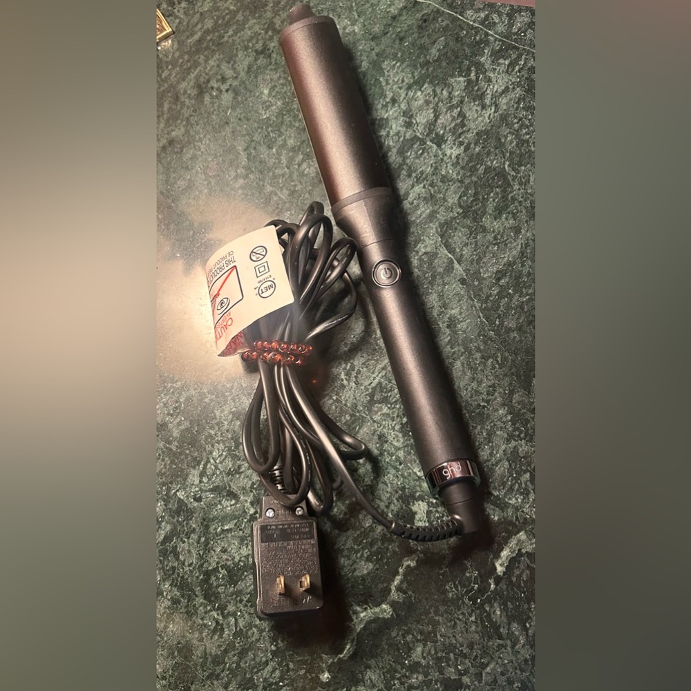 GHD Curve Wand Classic Wave Curling Wand with Oval Barrel Black, COWA11